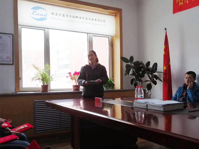 3劉新鶴主持.jpg
